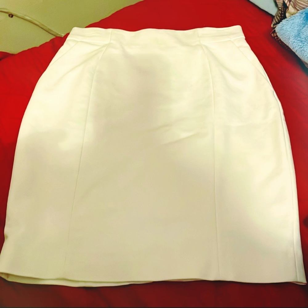 H&M White Mini/Midi Skirt Size 8